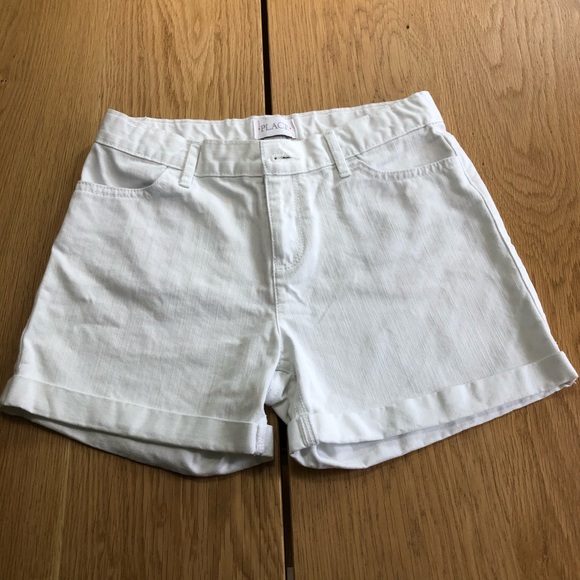 Children’s Place girl’s white shorts. - Picture 1 of 7